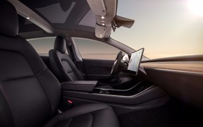 Tesla Model 3 int