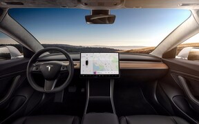 Tesla Model 3 int
