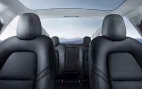 Tesla Model 3 int