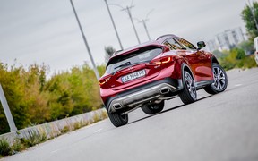 Infiniti_QX30_ext