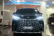 Shorts video Lexus LM Luxury