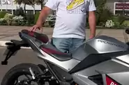 Shorts video Electromoto EM R3 Base