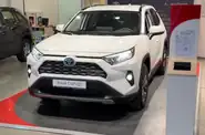 Shorts video Toyota RAV4 Lounge