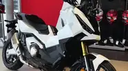 Shorts video Honda ADV Base
