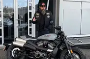 Shorts video Harley-Davidson Sportster S Base