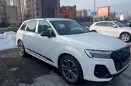 Shorts video Audi Q7 S-Line