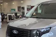 Shorts video Ford Transit Courier Base