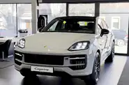 Shorts video Porsche Cayenne Coupe Black Edition