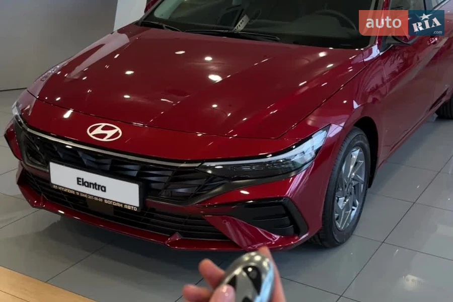 Hyundai Elantra - відеоповідомлення