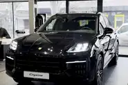 Shorts video Porsche Cayenne Black Edition