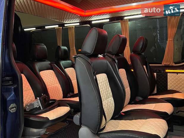 Переобладнання та обшивка авто Mega Bus