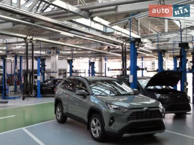 Тойота Центр Київ «Автосаміт на Столичному Укравто»